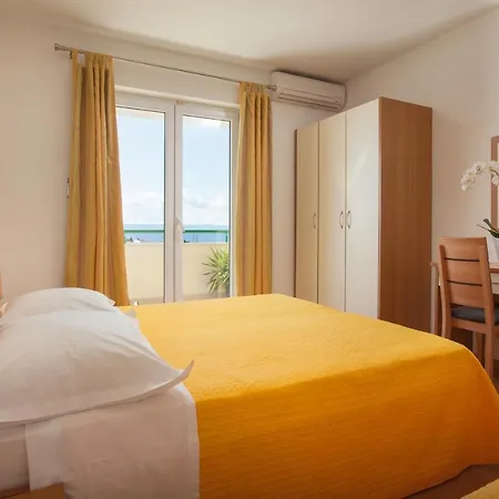 Apartman With Parking Space Tucepi, Makarska - 14457 Tucepi